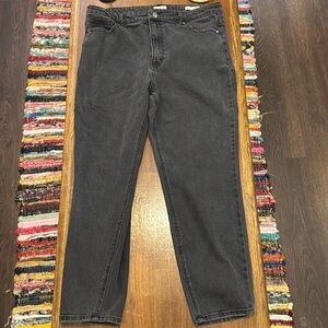 Wonderly Girlfriend jeans. Never worn